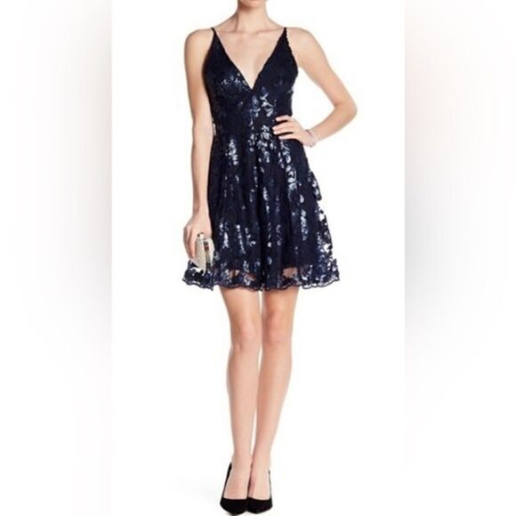 #90 DRESS THE POPULATION sequined plunge neck mini dress - Picture 1 of 4